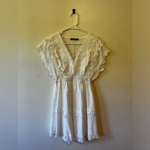 Women’s size S Simplee white dress, perfect for summer!
